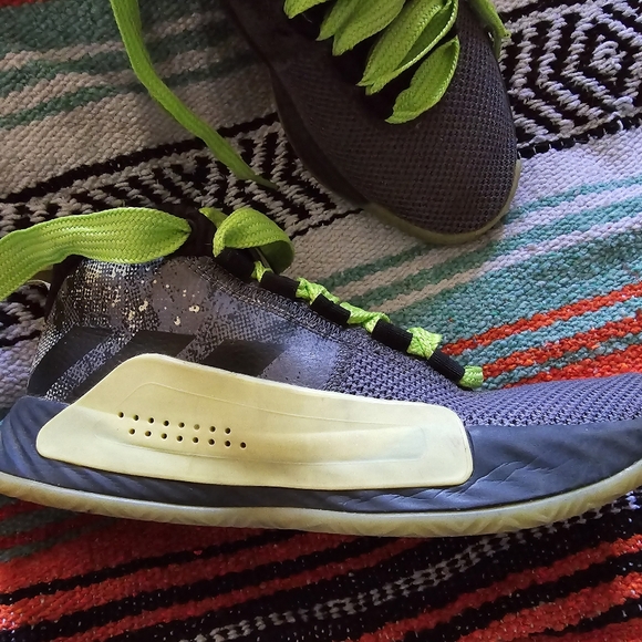 Adidas Dame 5 Street Light glow-in-the-dark speed, men's 7.5 - Picture 2 of 4